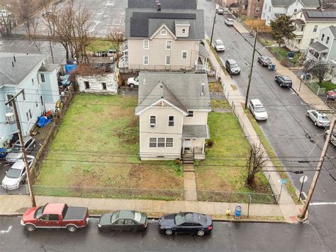 1147 Pembroke Street Bridgeport Ct 06608 Zillow 1147 Pembroke Street Bridgeport Ct 06608 Zillow