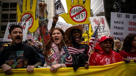 21 Arrested As Hundreds Of Trump Supporters And Counter Protesters Clash At Berkeley Rally Los Angeles Times