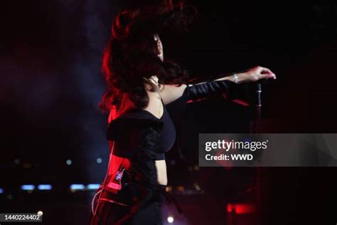 7 382 Charli Xcx Performs Stock Photos High Res Pictures And Images Getty Images