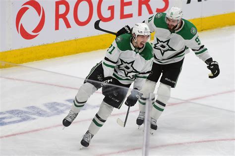 A New Fans Guide To Going To A Dallas Stars Hockey Game