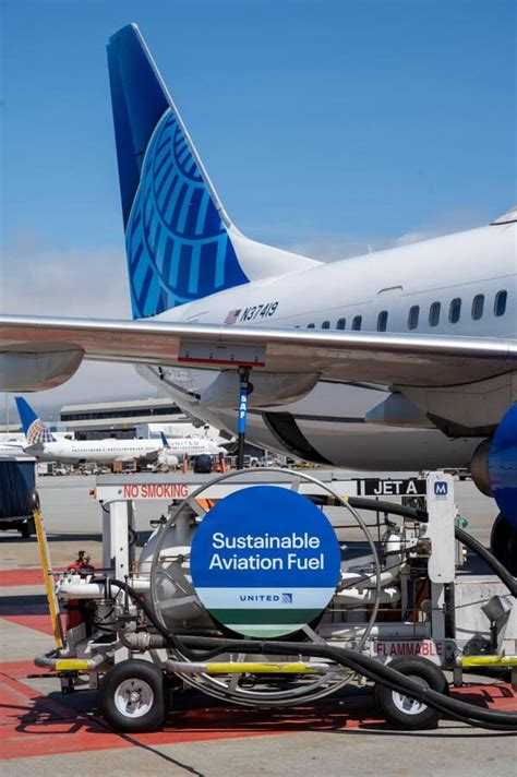 Airlines And Passengers Move To Reduce Their Global Footprints Airlines And Passengers Move To Reduce Their Global Footprints