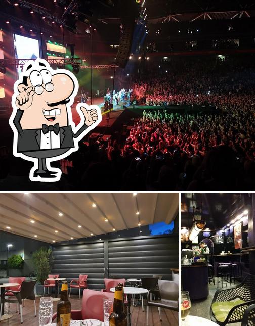 Discover Unmatched Flavors at All Stars Bar and Elevate Your Night