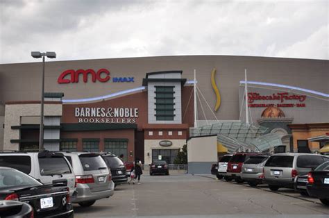 Top Reasons Movie Lovers Choose AMC Frisco TX for the Ultimate Theater Experience
