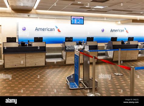 American Airline Check In vs. Mobile Boarding: Which Is Better?