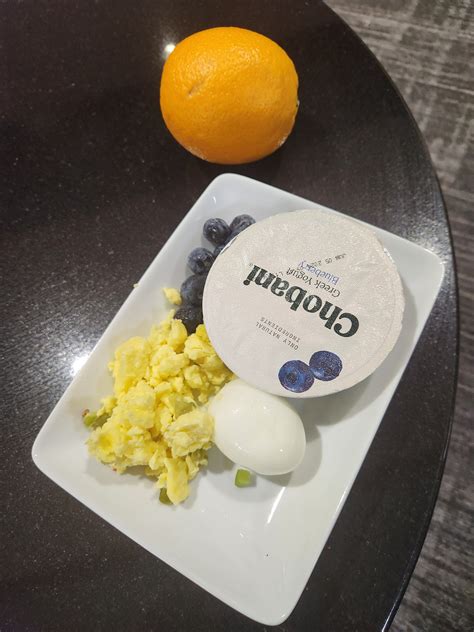 American Airlines Admirals Club Nashville Food And Nutrition Review Photos