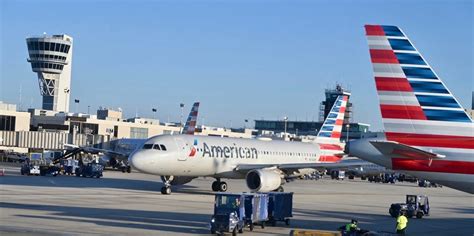American Airlines Call Center Left Customer On Hold For 4 Hours Business Insider
