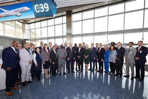 American Airlines Signs 10 Year Use And Lease Agreement With Dfw