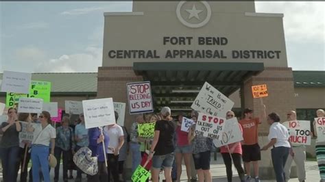 Angry Residents Protest Higher Property Taxes In Fort Bend County Abc13 Houston