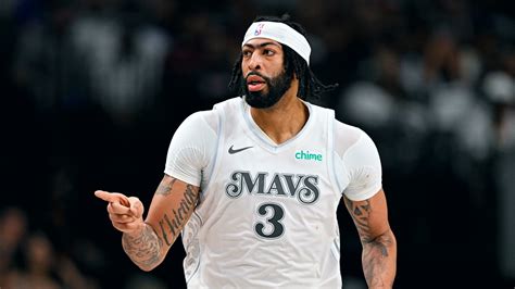Anthony Davis Leaves Dominant Mavericks Debut With Lower Body Injury Nba Com Anthony Davis Leaves Dominant Mavericks Debut With Lower Body Injury Nba Com