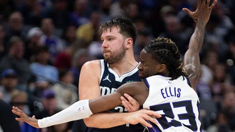 As Front Office Embarrasses Itself Mavericks Make Statement With Win Over Kings As Front Office Embarrasses Itself Mavericks Make Statement With Win Over Kings