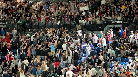 Breaking Ice Down Under Nhl Amp 39 S Southern Hemisphere Debut Thrills Aussie Fans Espn Breaking Ice Down Under Nhl Amp 39 S Southern Hemisphere Debut Thrills Aussie Fans Espn