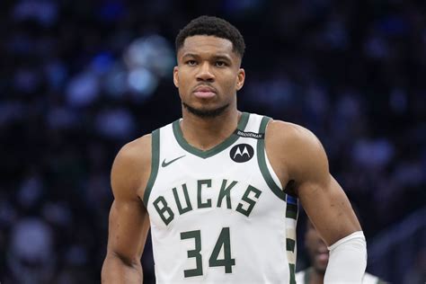 Bucks Predicted To Trade Away 90 000 000 Star To Address One Glaring Need On Giannis Antetokounmpo Led Roster Newsbreak