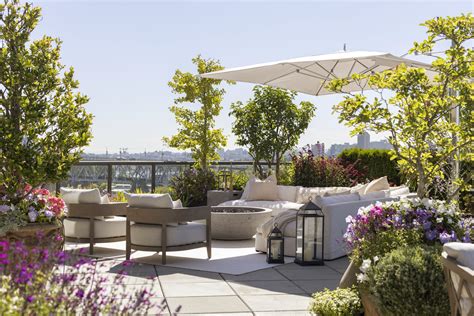 Chic Outdoor Spaces A Guide To Elevated Living No Matter The Size Meganbakerinteriors Com