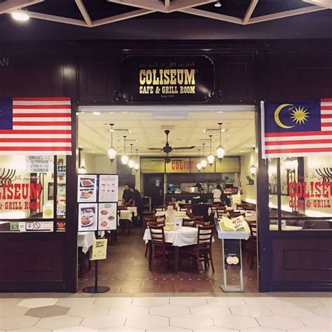 Discover the Delicious Flavors and Unique Atmosphere of Coliseum Grill