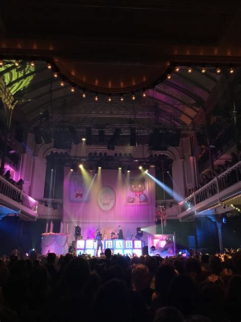 Concert Melanie Martinez vs. a Traditional Opera: Which Show Wins?