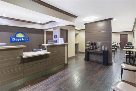 Days Inn By Wyndham Arlington Arlington Tx Hotels