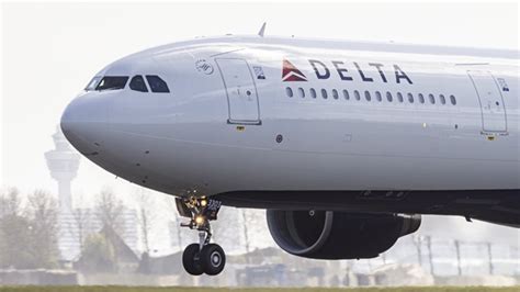 Delta Flight Diverted 25 Sent To Hospital After Significant Turbulence Airline Abc News Delta Flight Diverted 25 Sent To Hospital After Significant Turbulence Airline Abc News