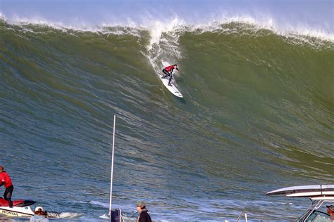 Despite Mavericks Delay Surfers Still Ride 5 Story Raw And Rugged Waves