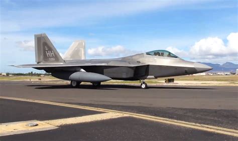F 22 Raptors Are Being Readied To Test Us Air Force S Most Secretive Lethal Air To Air Missile Aim 260