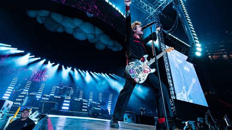 Green Day At Globe Life Field Saviors Tour Review Setlist Fort Worth Star Telegram Green Day At Globe Life Field Saviors Tour Review Setlist Fort Worth Star Telegram