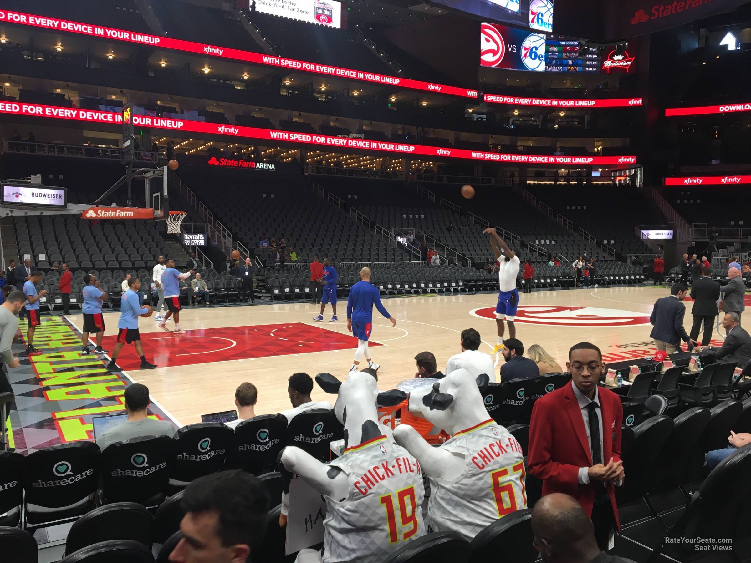 Gucci Row Atlanta Hawks Fans Meet Celebs Find Family With Courtside Seats