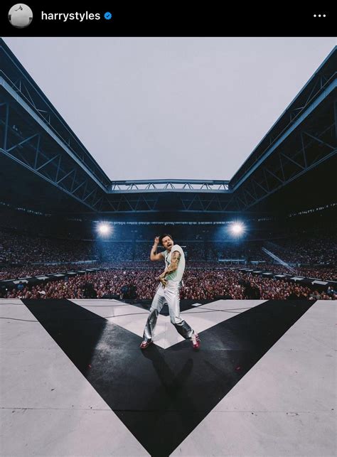 Harry Styles Finished His Two Year Long World Tour In Italy Tonight Sep 2021 July 2023 And Grossed Nearly 600 Million Becoming The 10Th Highest Grossing Tour Of All Time R Popculturechat