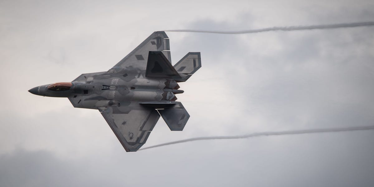 Here S Everything You Need To Know About The F 22 Raptor Business Insider Here S Everything You Need To Know About The F 22 Raptor Business Insider