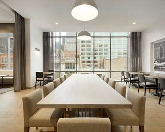 Hotels Near United Center In Chicago United States Ihg