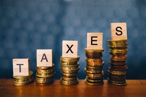 How Income Taxes Affect Economic Growth