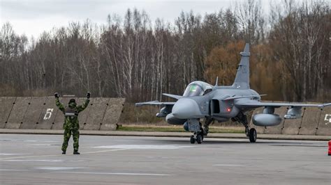 Jas 39 Gripen Stridsflygplan Kommer Att Utplaceras I Polen F R F Rsta G Ngen Techbreak