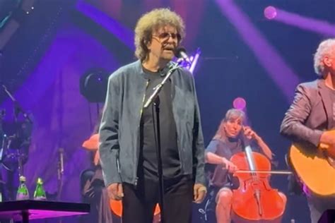 Jeff Lynne S Elo Bids Adieu To Ecstatic Detroit Crowd In 2024 Farewell Tour 94 7 Wcsx