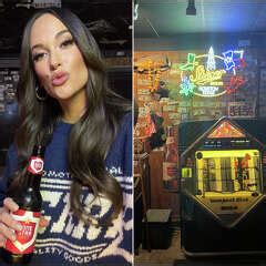 Kacey Musgraves Visits Houston Heights Bar After Toyota Center Concert