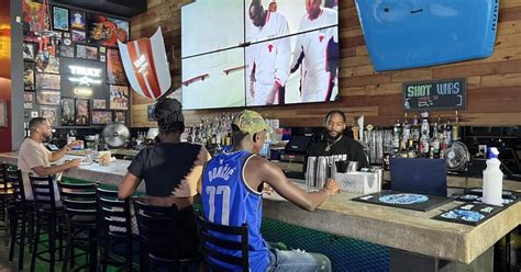 Local Businesses Pocketing Profits Amid Mavs Frenzy Cbs Texas