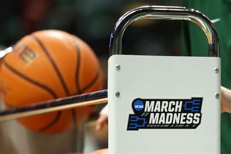Looking For March Madness Finals Tickets Here S How To Score Discounted Seats To The Championship Games Online Yahoo Sports Looking For March Madness Finals Tickets Here S How To Score Discounted Seats To The Championship Games Online Yahoo Sports
