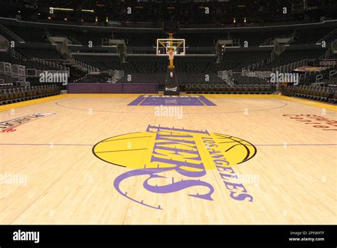 Los Angeles Lakers Staples Center 8X10 Nba Basketball Arena Photo Ebay Los Angeles Lakers Staples Center 8X10 Nba Basketball Arena Photo Ebay