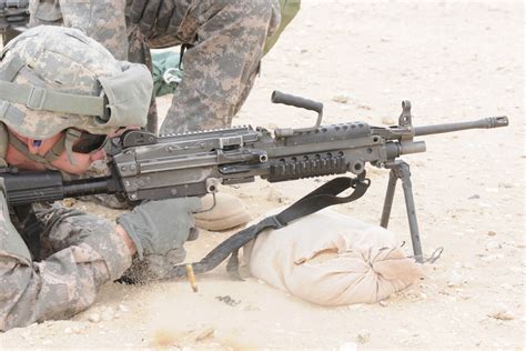 M249 Squad Automatic: Quick-Change Barrel For Rapid Field Repairs