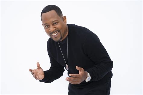 Martin Lawrence Struggles To Stay Upright And Needs A Hand From Will Smith Martin Lawrence Struggles To Stay Upright And Needs A Hand From Will Smith
