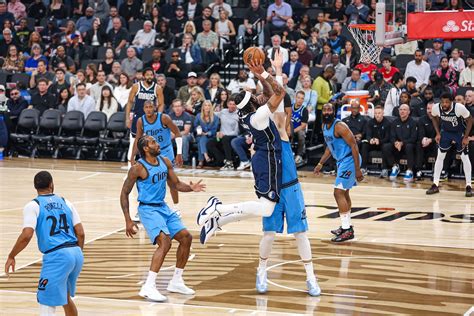 Mavericks Fighting For Something As They Search For Momentum The Official Home Of The Dallas Mavericks