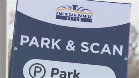 Milwaukee Brewers New Parking System Baseball Fans Have 3 Options Fox6 Milwaukee