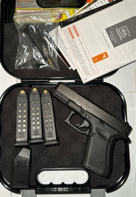 My First Gun A Glock 19 Gen 5 Did I Went To With A Good Gun Model What S Y All Opinion R Glocks