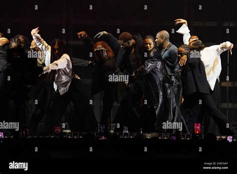 October 3 2024 Dallas Texas United States American Singer Songwriter And Dancer Usher October 3 2024 Dallas Texas United States American Singer Songwriter And Dancer Usher