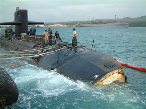 On 8 January 2005 Uss San Francisco Ssn 711 Collided With An Undersea Mountain About 364 Nautical Miles Southeast Of Guam While Operating At Flank Speed At A Depth Of 525 Feet R Submarines On 8 January 2005 Uss San Francisco Ssn 711 Collided With An Undersea Mountain About 364 Nautical Miles Southeast Of Guam While Operating At Flank Speed At A Depth Of 525 Feet R Submarines