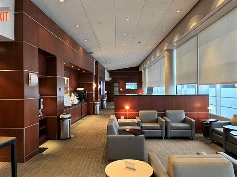 Review American Airlines Admirals Club Philadelphia Terminal F Travelupdate