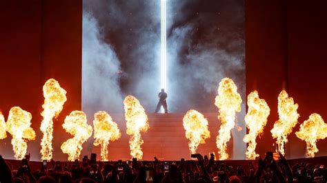 Review Kendrick Lamar Sza Bring A Downpour Of Talent To Seattle Review Kendrick Lamar Sza Bring A Downpour Of Talent To Seattle