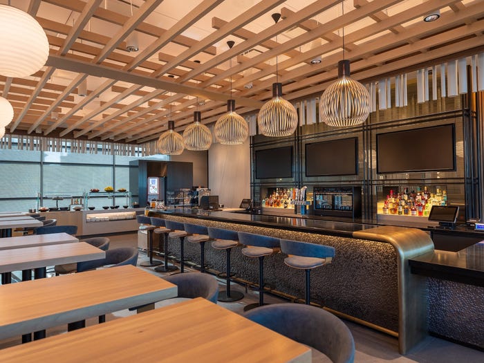 See Inside American S Stunning New Admirals Club Lounge In Dc Business Insider See Inside American S Stunning New Admirals Club Lounge In Dc Business Insider