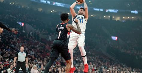Simons Erupts But Blazers Fall To Mavericks Blazer S Edge