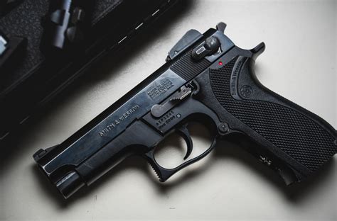 Smith Wesson 5904 Wonder Nine Still Shines Guns Com Smith Wesson 5904 Wonder Nine Still Shines Guns Com