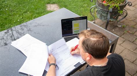 Some Employees Believe Remote Work Hindered Career Growth Study Finds Fox 13 Tampa Bay