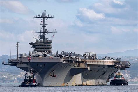 Us Flugzeugtr Ger Uss Harry S Truman Kollidiert Im Mittelmeer Mit Einem Frachtschiff