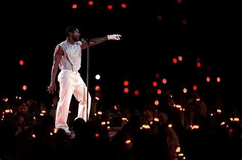 Usher Delivered Millennial Nostalgia With A Splash Of Las Vegas Pizazz During The Super Bowl 2024 Halftime Show Vanity Fair Usher Delivered Millennial Nostalgia With A Splash Of Las Vegas Pizazz During The Super Bowl 2024 Halftime Show Vanity Fair